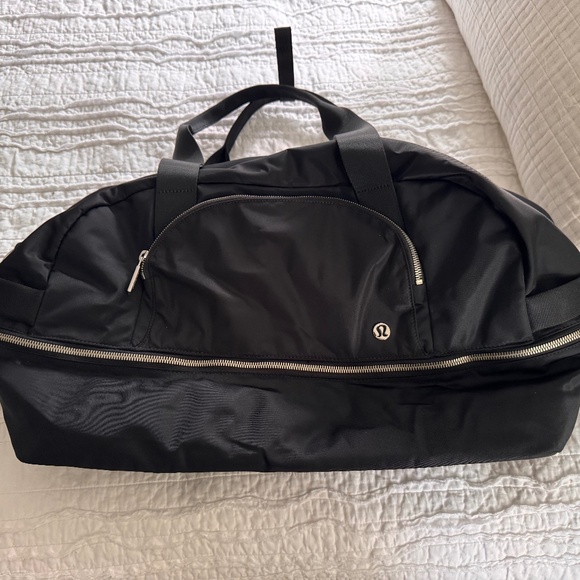 Lululemon Athletica City Adventurer Duffle Bag w/Shoe Compartment - Picture 2 of 7